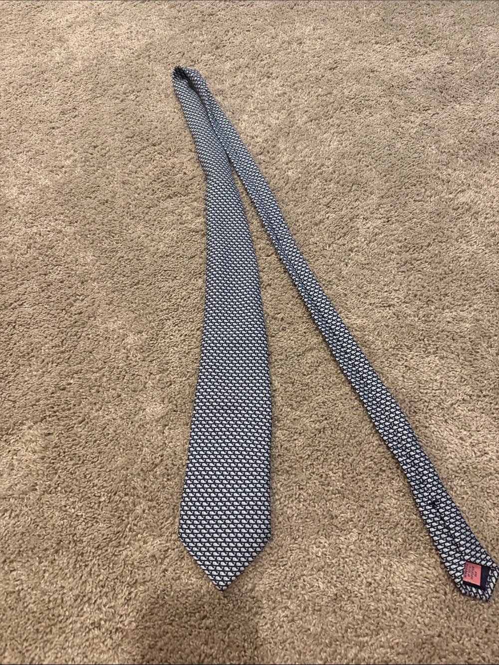 Vineyard Vines Navy and White Patterned Silk Tie